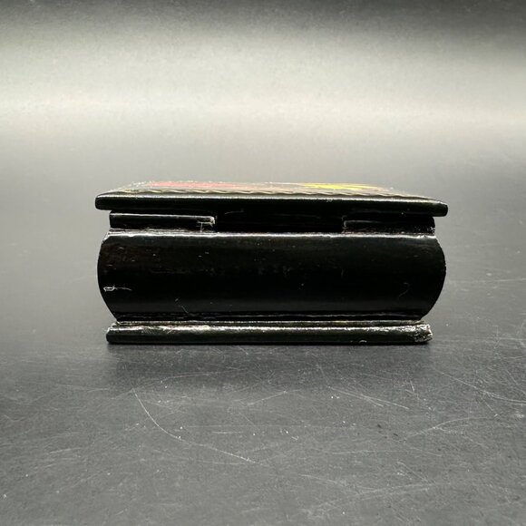 Vintage Russian Hand Painted Lacquerware Trinket Box Mythical Scene Red Interior - Picture 5 of 10